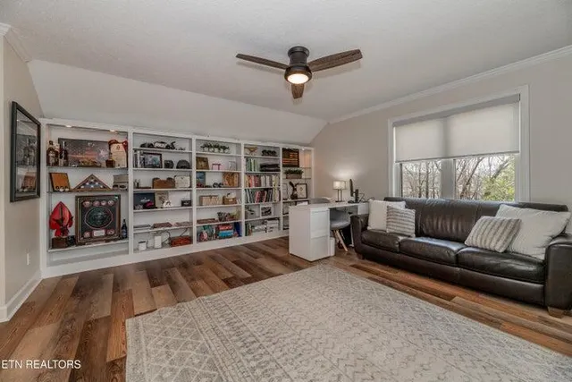 $879,900 | 1200 River Oaks Drive, Kingston, TN 37763