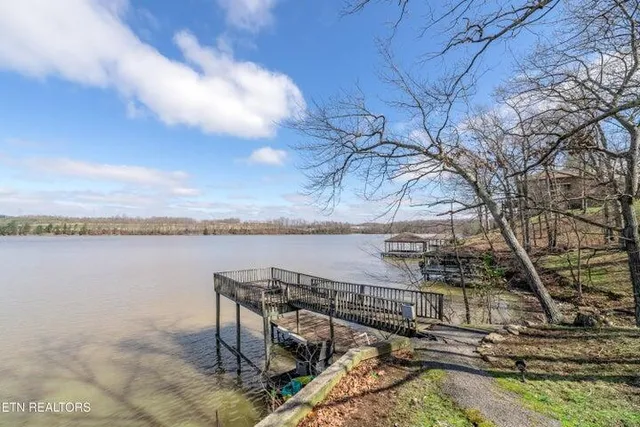 $879,900 | 1200 River Oaks Drive, Kingston, TN 37763