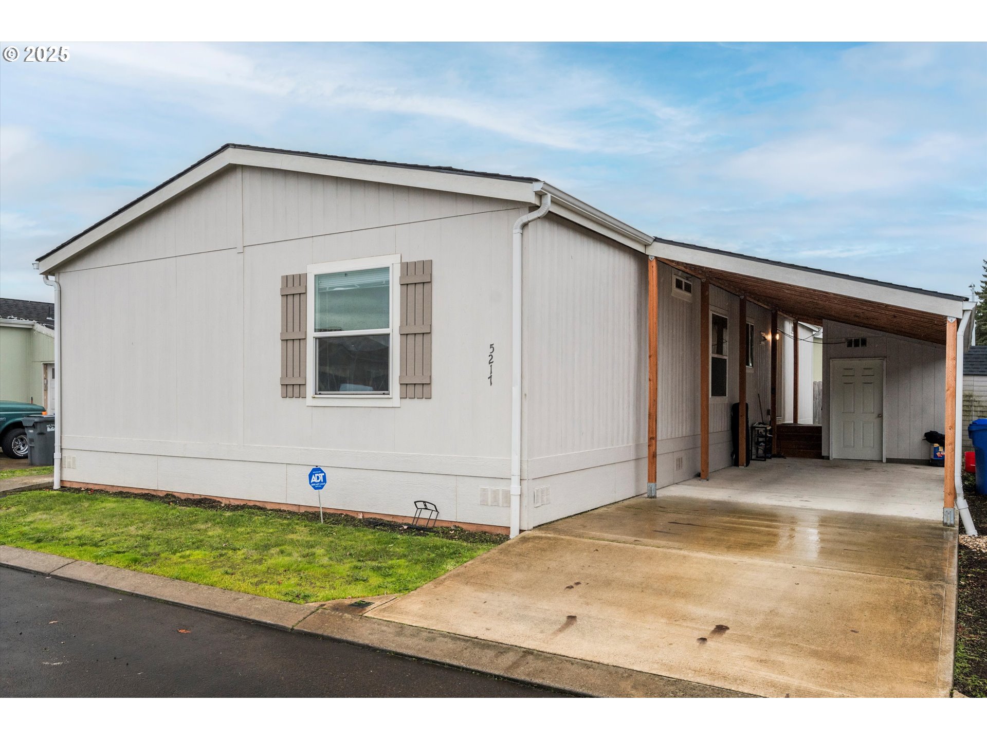 5217 Silver Loop Northeast Salem, OR 97305 - Photo 2 of 26