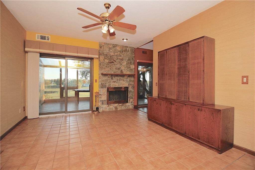 25025 Northeast 1850 Road Garnett, KS 66032 - Photo 13 of 31