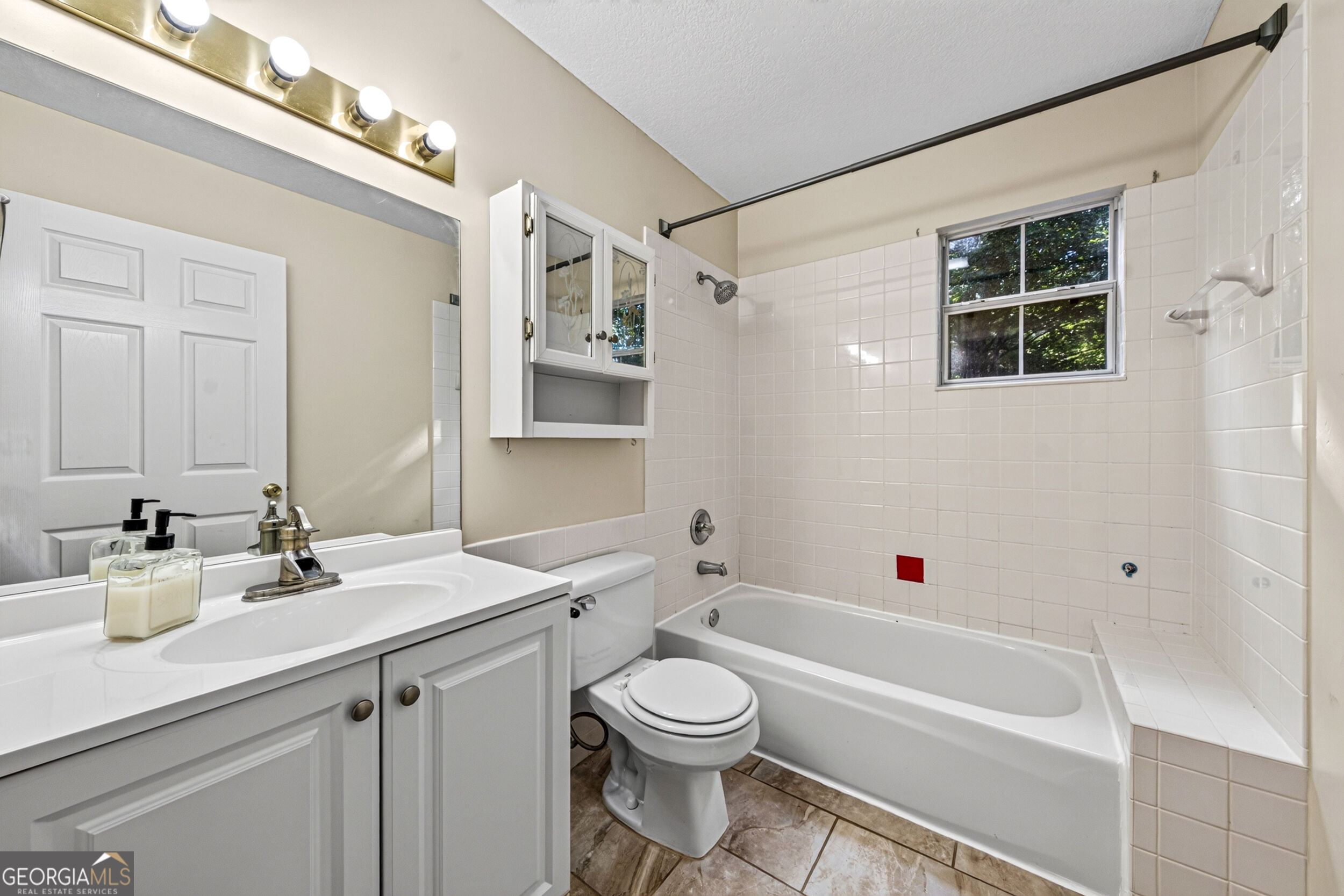 90 Amber Lane Tiger, GA 30576 - Photo 8 of 44 Gallery Image 8