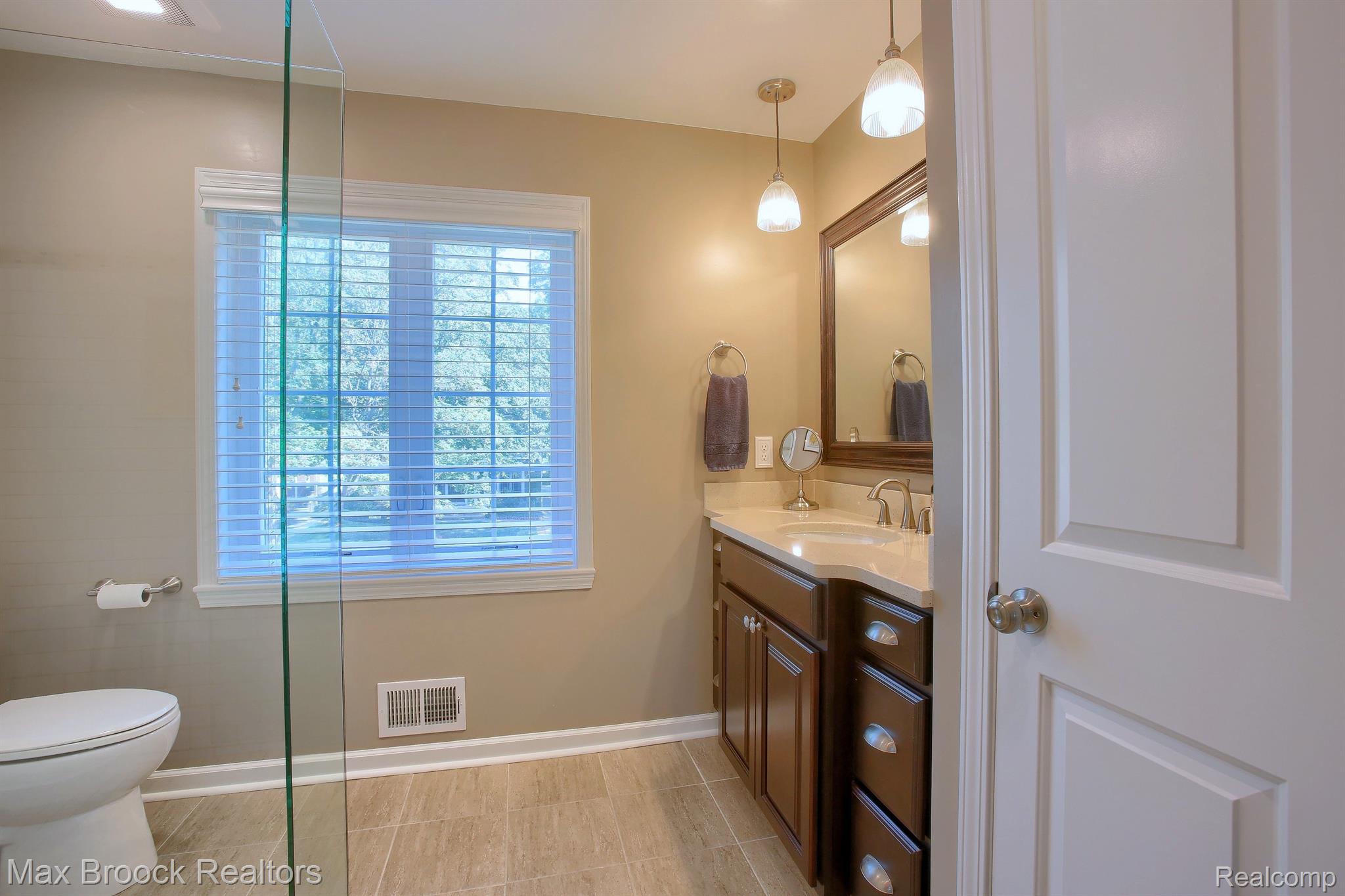 2378 Pembroke Road Birmingham, MI 48009 - Photo 19 of 35 Gallery Image 19