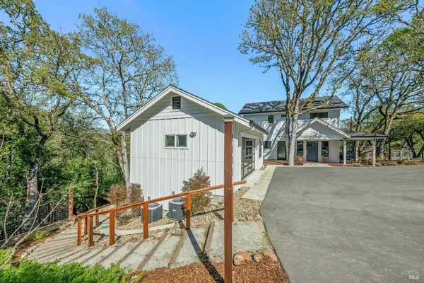 $2,898,000 | 1143-1145 Hill Road, Glen Ellen, CA 95442