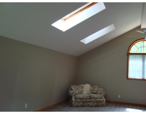 25 Lawton Road Shirley, MA 01464 - Photo 3 of 20 Gallery Image 3