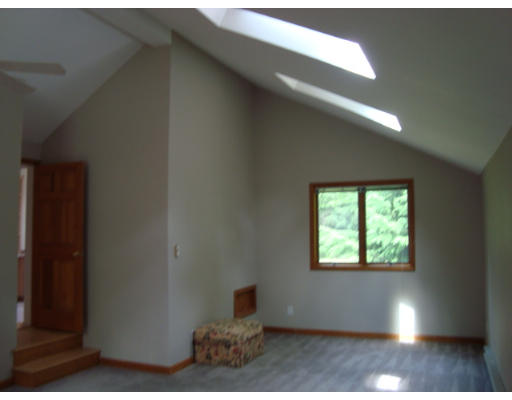 25 Lawton Road Shirley, MA 01464 - Photo 4 of 20 Gallery Image 4