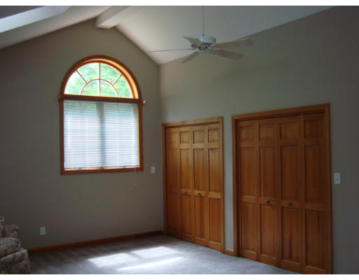 25 Lawton Road Shirley, MA 01464 - Photo 5 of 20 Gallery Image 5