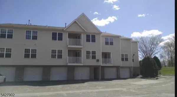 $3,200 | 37 Parkside Court, Wayne, NJ 07470