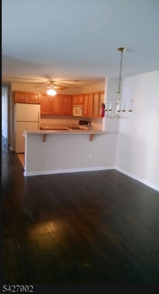 37 Parkside Court Wayne, NJ 07470 - Photo 5 of 10