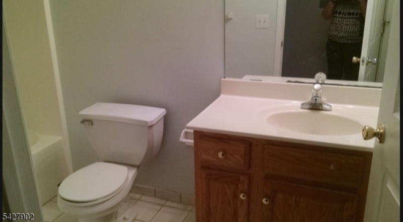 37 Parkside Court Wayne, NJ 07470 - Photo 6 of 10
