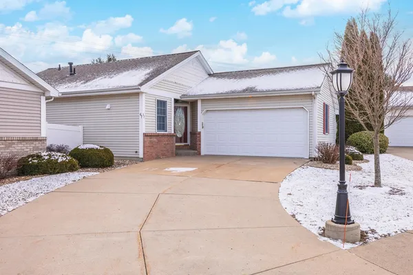 $269,750 | 67 Astoria Way, Bloomington, IL 61704