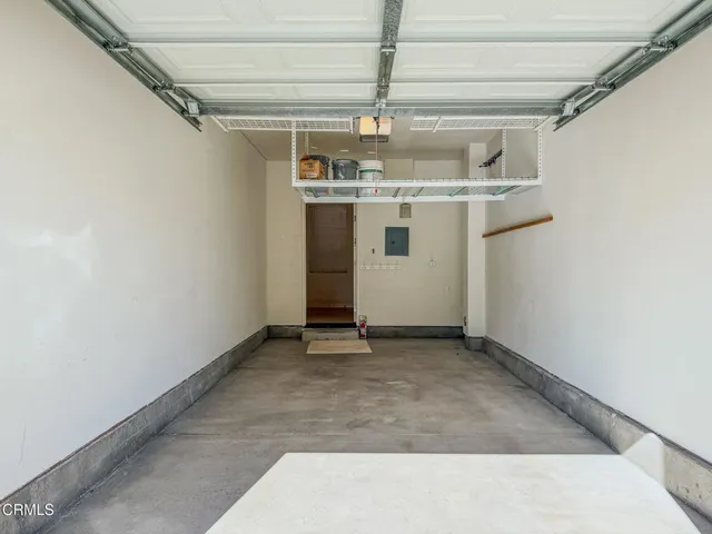 a view of entryway with a front door