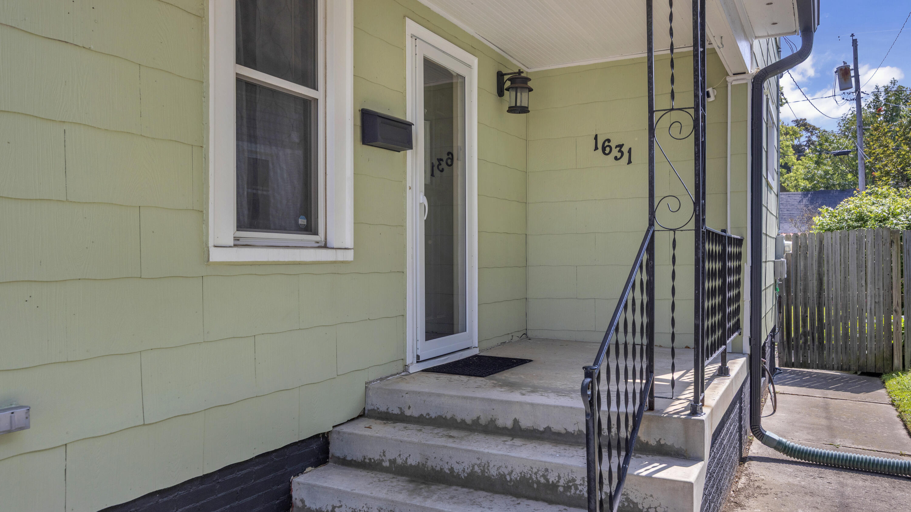 1631 Blocki Court Sheboygan, WI 53081 - Photo 18 of 23 Front Entry