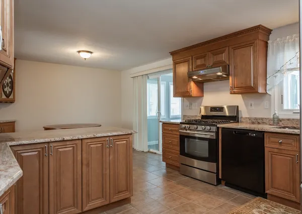 $2,800 | 73 Indian Meadow Drive, Unit A, Taunton, MA 02780