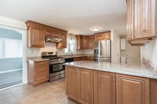 $2,800 | 73 Indian Meadow Drive, Unit A, Taunton, MA 02780