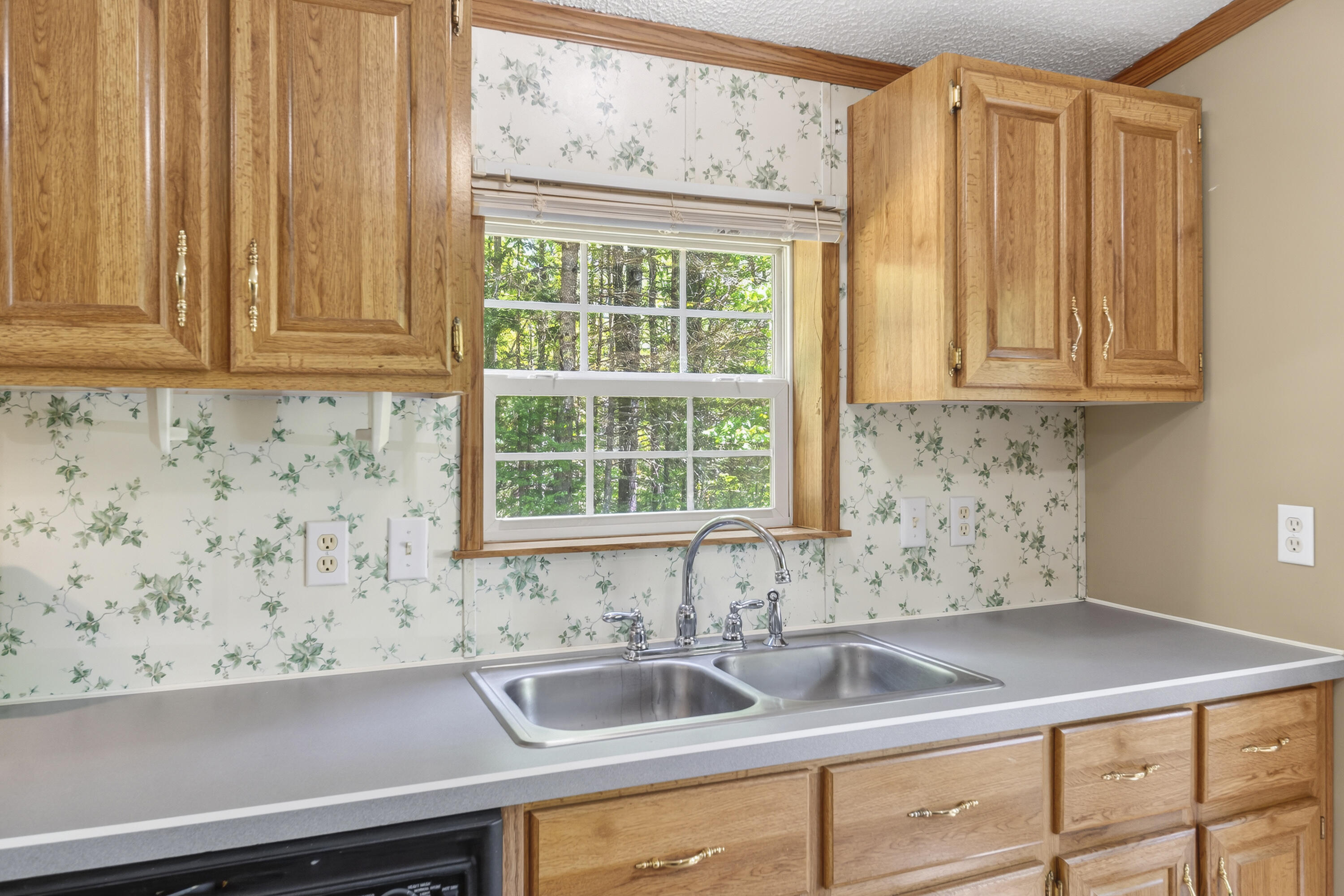 439 Castner Road Waldoboro, ME 04572 - Photo 13 of 50