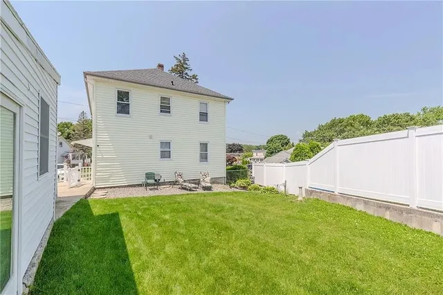 $2,000 | 2 Ann Street, Unit 2, North Providence, RI 02904