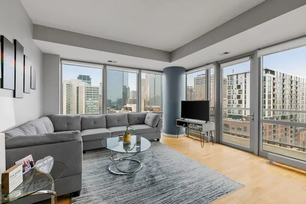 $2,650 | 929 Portland Avenue, Unit 1101, Minneapolis, MN 55404