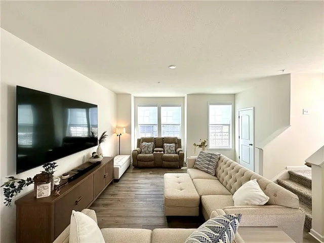 $369,900 | 105 Union Way, Harmony, PA 16037