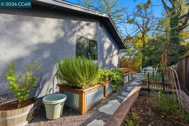 $1,695,000 | 6 Sparrow Court, Moraga, CA 94556