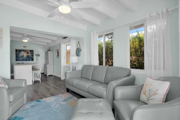 $875,000 | 70 7th Street, Key Colony Beach, FL 33051