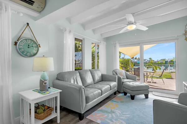 $875,000 | 70 7th Street, Key Colony Beach, FL 33051