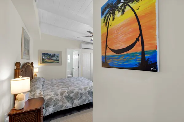 $875,000 | 70 7th Street, Key Colony Beach, FL 33051