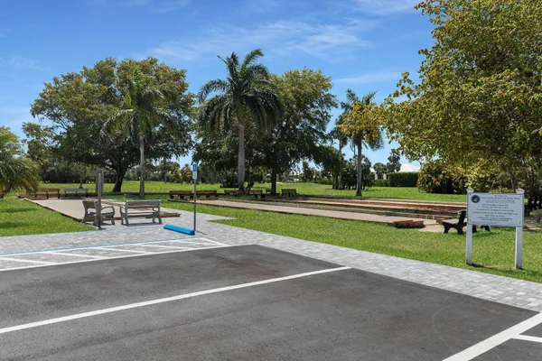 $875,000 | 70 7th Street, Key Colony Beach, FL 33051
