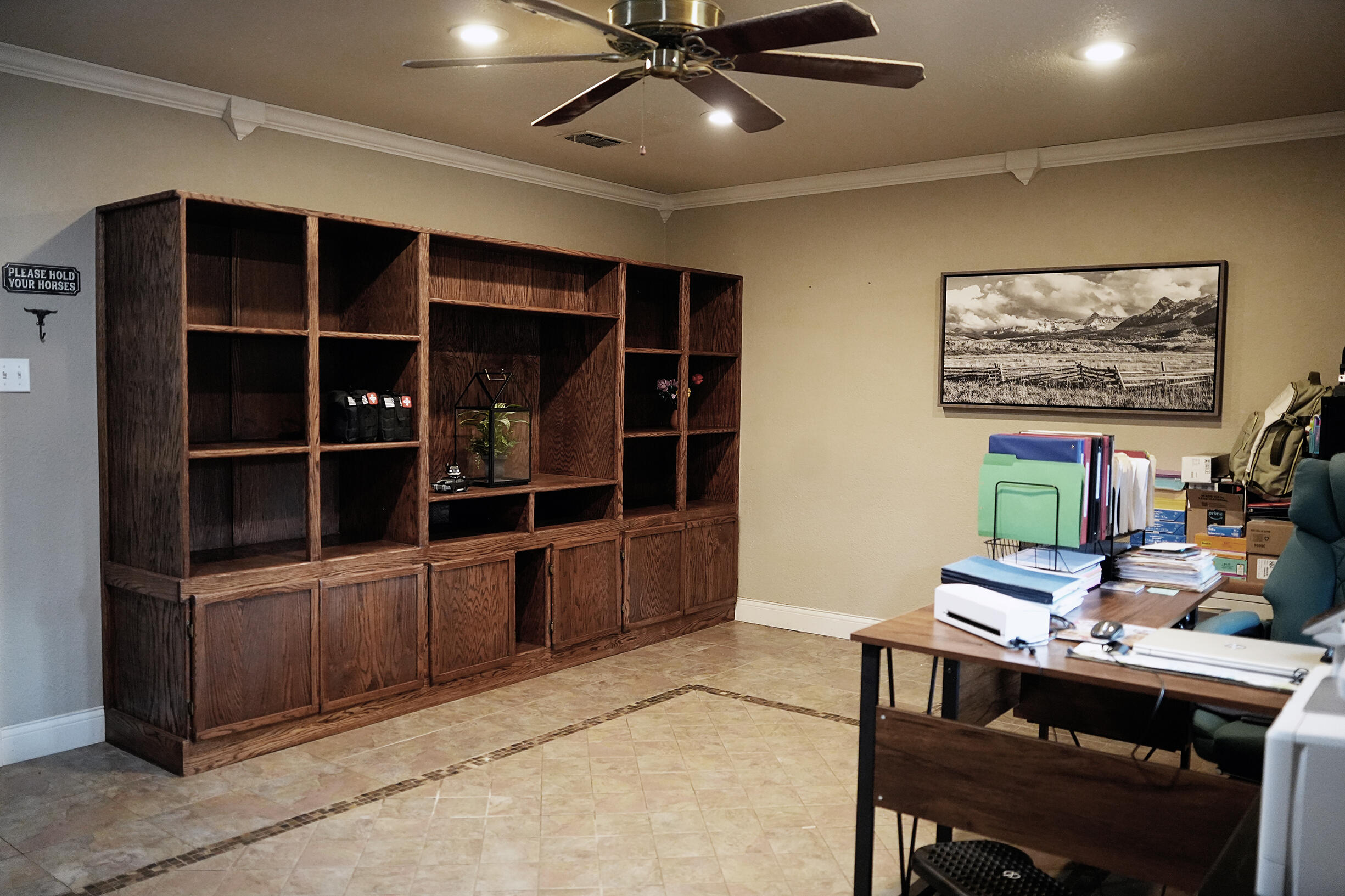 5712 70th Place Lubbock, TX 79424 - Photo 14 of 45 a view of a workspace with furniture
