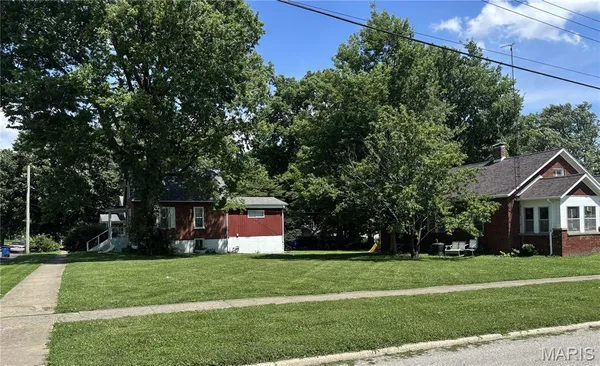 $4,000 | 224 North Locust Street, Greenville, IL 62246