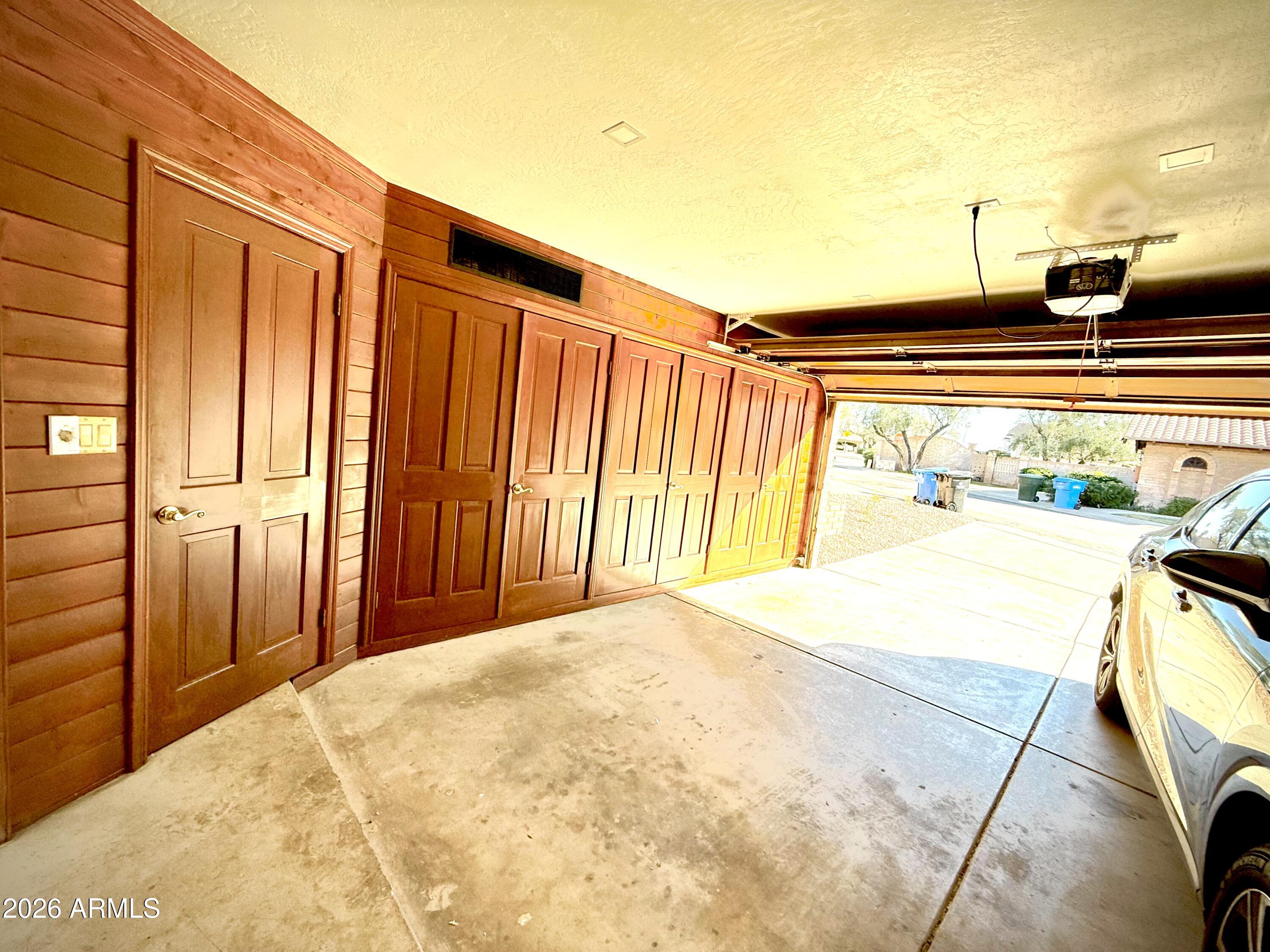 22 West Royal Palm Road Phoenix, AZ 85021 - Photo 24 of 26 a view of a backyard with table and chairs