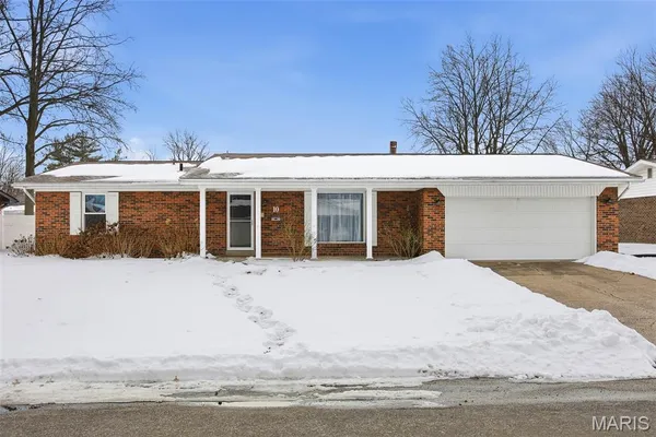 $242,000 | 10 Coronation Drive, Millstadt, IL 62260