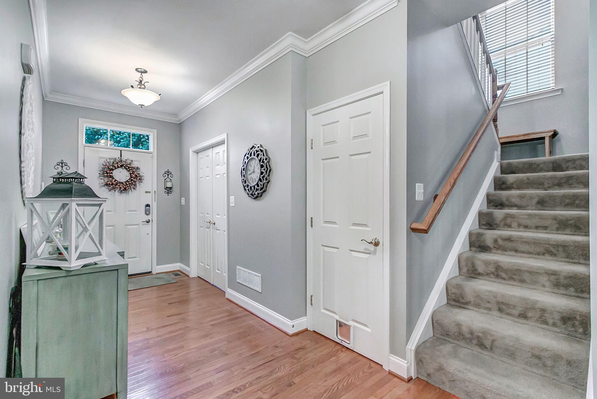 29 Johnson Road Pasadena, MD 21122 - Photo 5 of 50 Foyer
