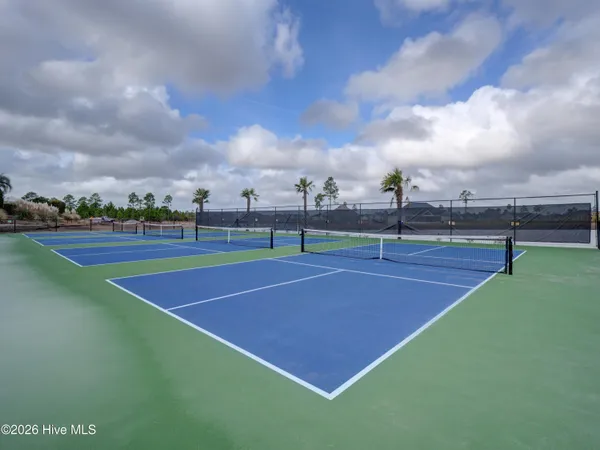 $550,000 | 8144 Garden Pointe Northeast, Leland, NC 28451