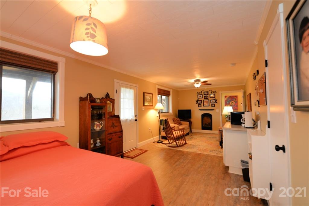 696 Lick Log Road Sylva, NC 28779 - Photo 8 of 32