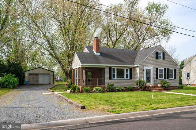 front view of house with a yard