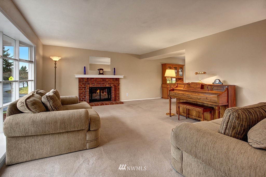 18441 134th Avenue Southeast Renton, WA 98058 - Photo 2 of 25 Gallery Image 2