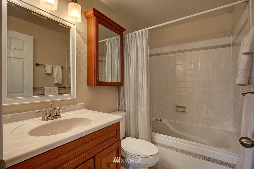 18441 134th Avenue Southeast Renton, WA 98058 - Photo 18 of 25 Gallery Image 18