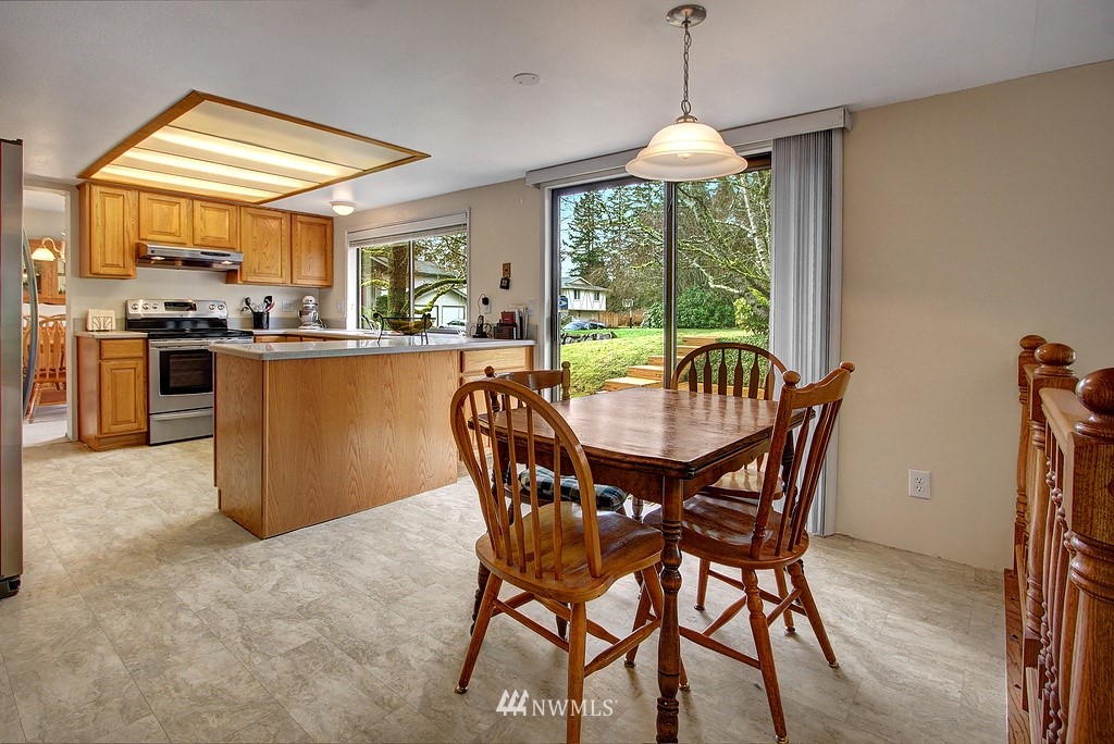 18441 134th Avenue Southeast Renton, WA 98058 - Photo 9 of 25 Gallery Image 9