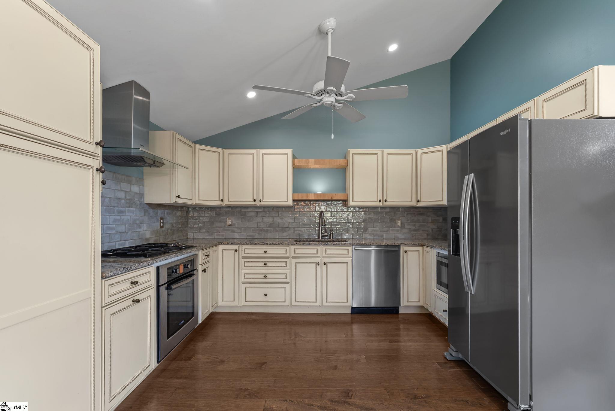 1440 State Rd S-42-770 Campobello, SC 29322 - Photo 3 of 31