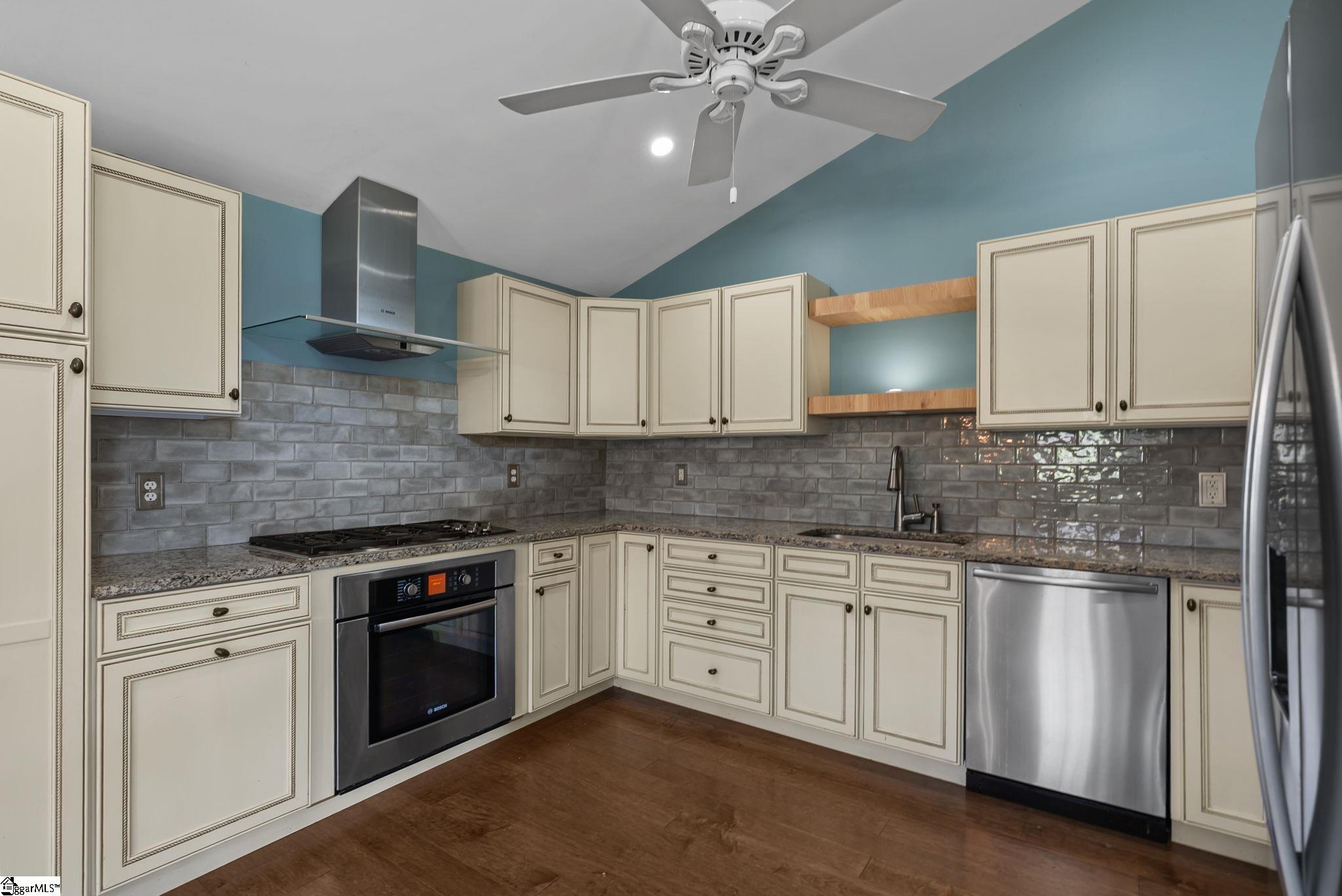 1440 State Rd S-42-770 Campobello, SC 29322 - Photo 4 of 31