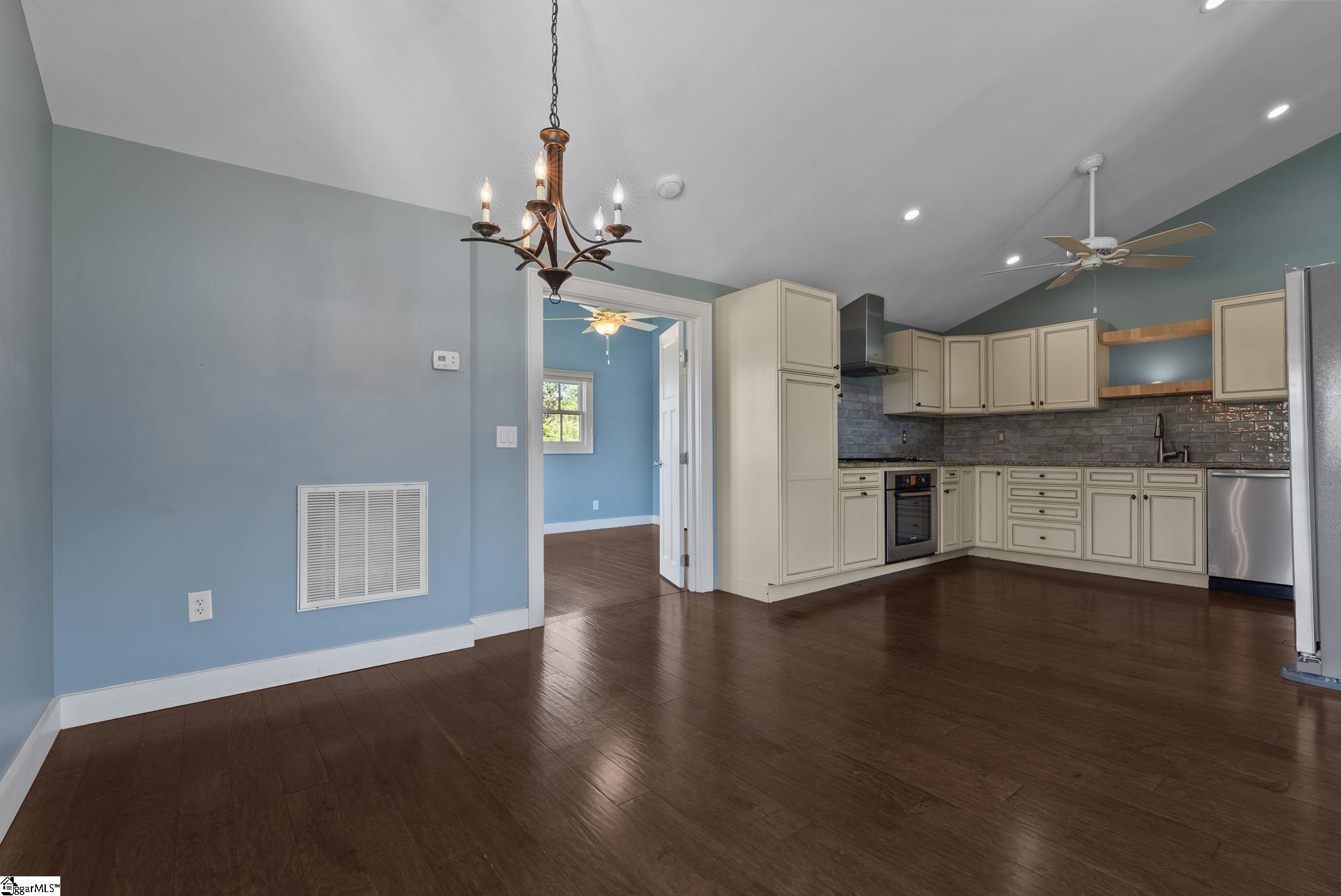 1440 State Rd S-42-770 Campobello, SC 29322 - Photo 10 of 31