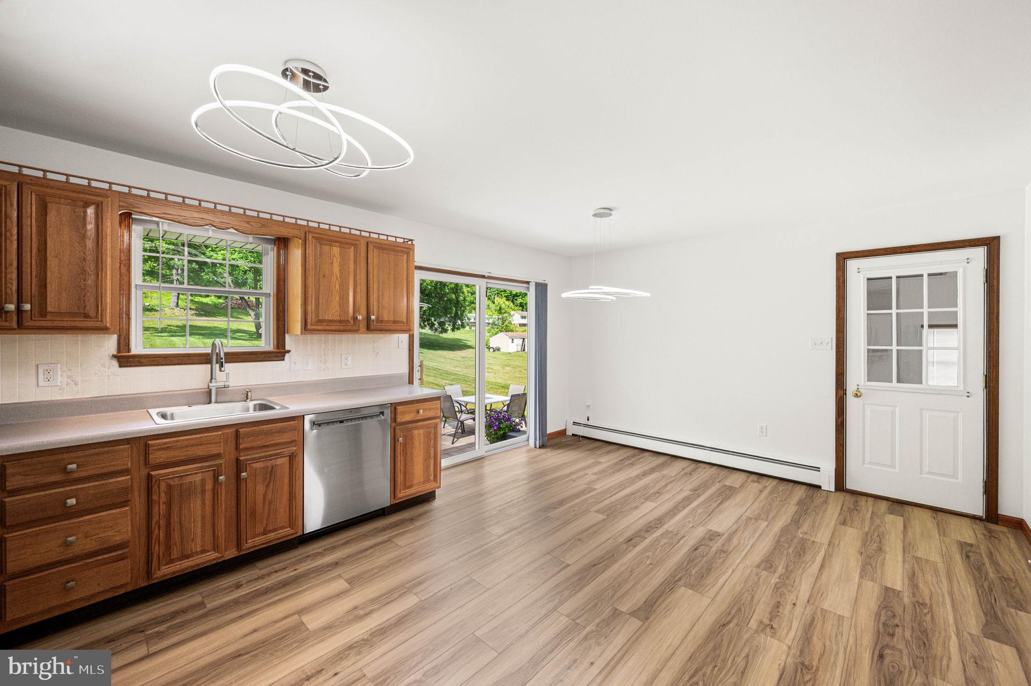 451 Township Line Road Bechtelsville, PA 19505 - Photo 11 of 33 Kitchen