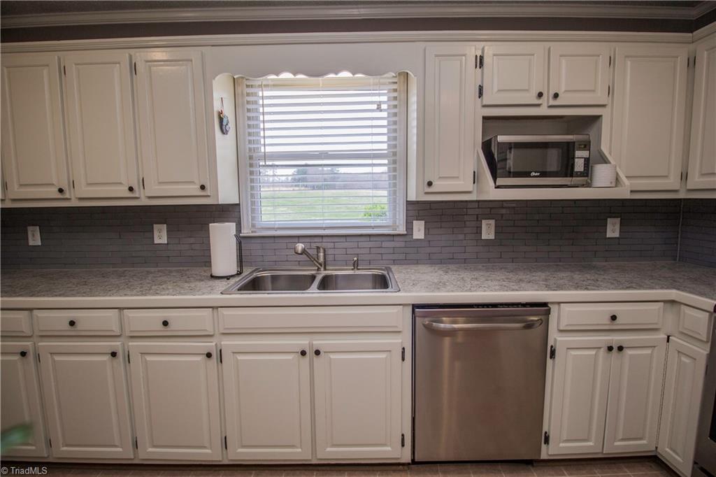 1435 Stewart Road Walnut Cove, NC 27052 - Photo 17 of 30 Gallery Image 17