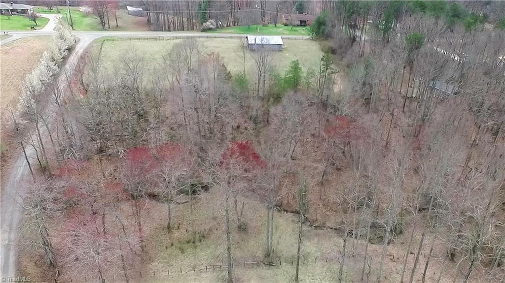 1435 Stewart Road Walnut Cove, NC 27052 - Photo 4 of 30 Gallery Image 4