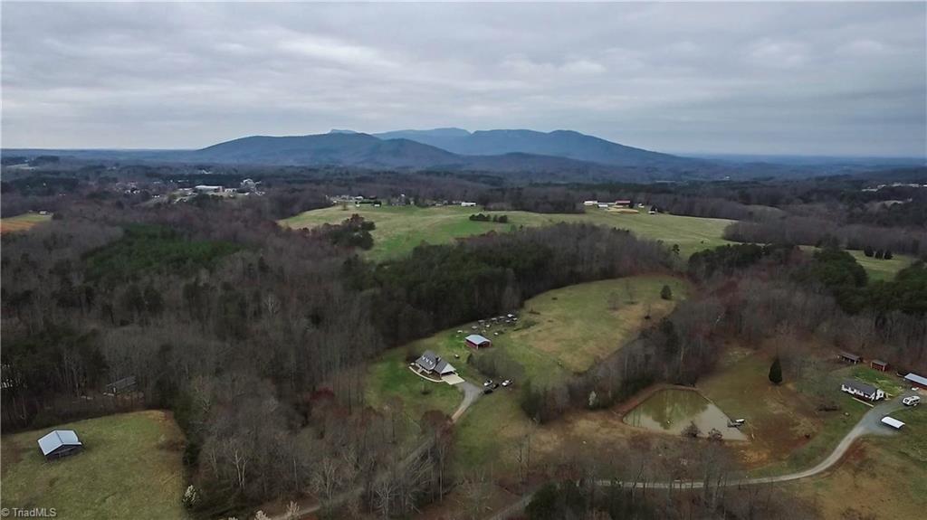 1435 Stewart Road Walnut Cove, NC 27052 - Photo 5 of 30 Gallery Image 5