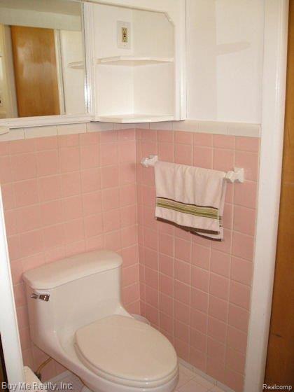 10132 Allen Road Allen Park, MI 48101 - Photo 14 of 19 Half Bath