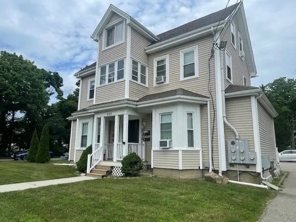 $2,000 | 928 Main Street, Unit A, Weymouth, MA 02190