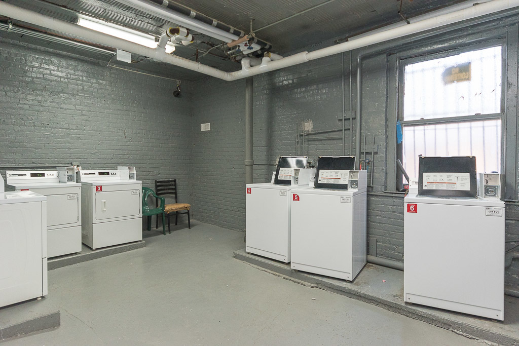 4735 North Beacon Street, Unit 314 Chicago, IL 60640 - Photo 14 of 15 a utility room with dryer and washer