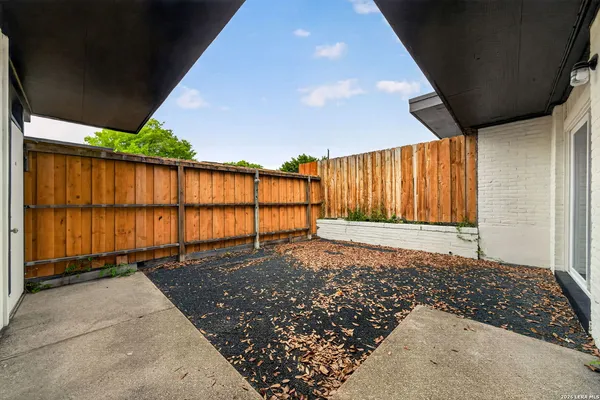 $875 | 600 Gentleman Road, Unit 3, San Antonio, TX 78201