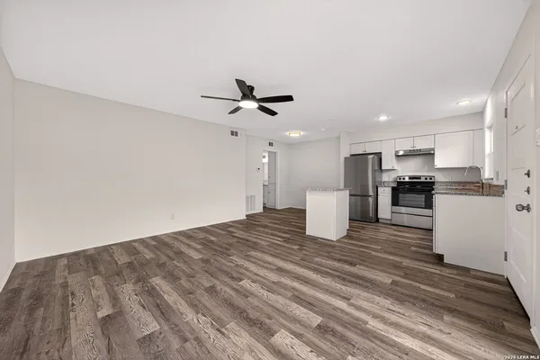 $875 | 600 Gentleman Road, Unit 3, San Antonio, TX 78201